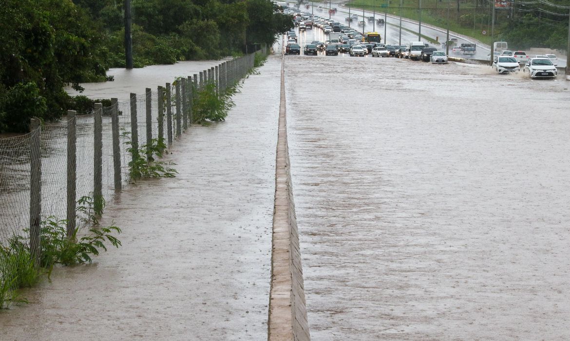 Distrito Federal decreta estado de emergência por causa das chuvas