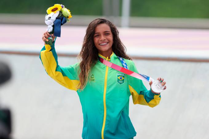 Rayssa Leal é a mais jovem medalhista olímpica da história do