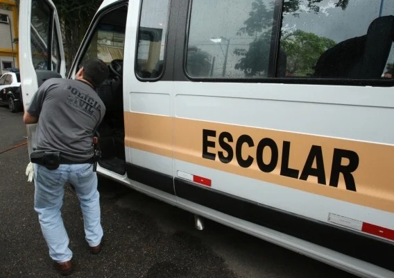 Menino De Dois Anos Morre Ao Ser Esquecido Dentro De Van Escolar Em S O